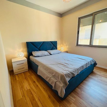 Blue City Apartment Durres Bagian luar foto