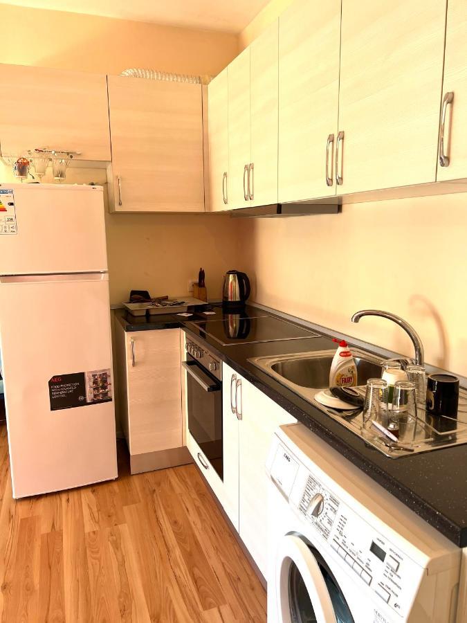 Blue City Apartment Durres Bagian luar foto
