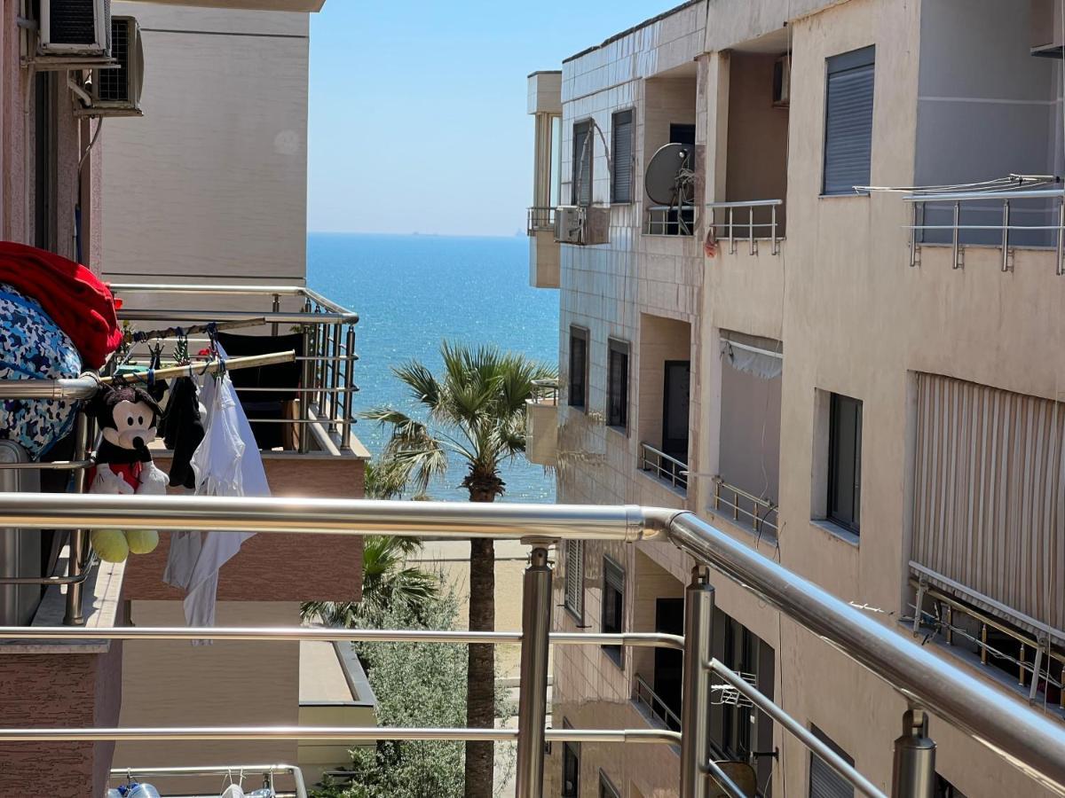 Blue City Apartment Durres Bagian luar foto